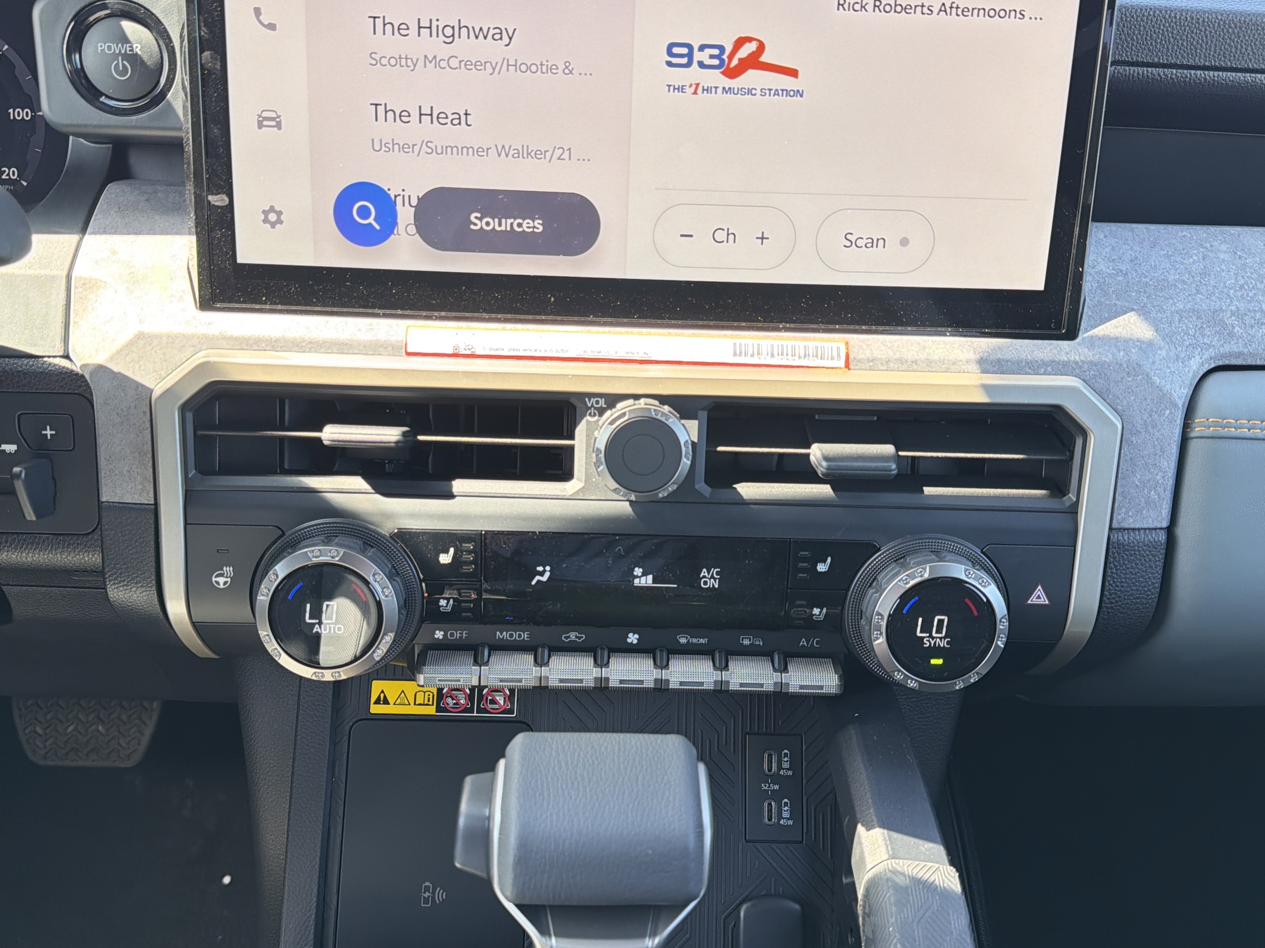 2026 Toyota Tacoma i-FORCE MAX Tacoma Trailhunter