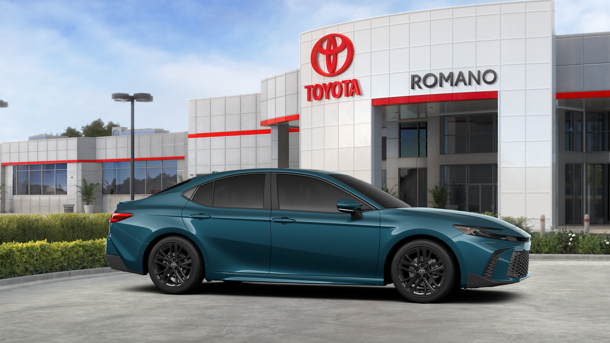 2026 Toyota Camry SE AWD