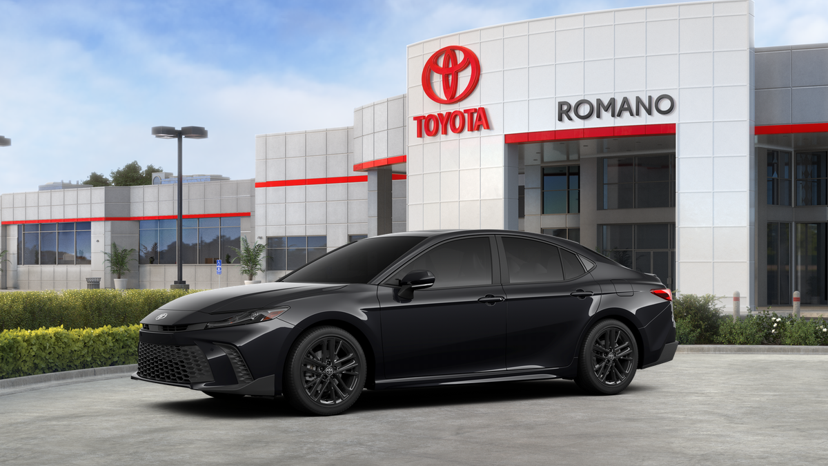 2026 Toyota Camry SE AWD