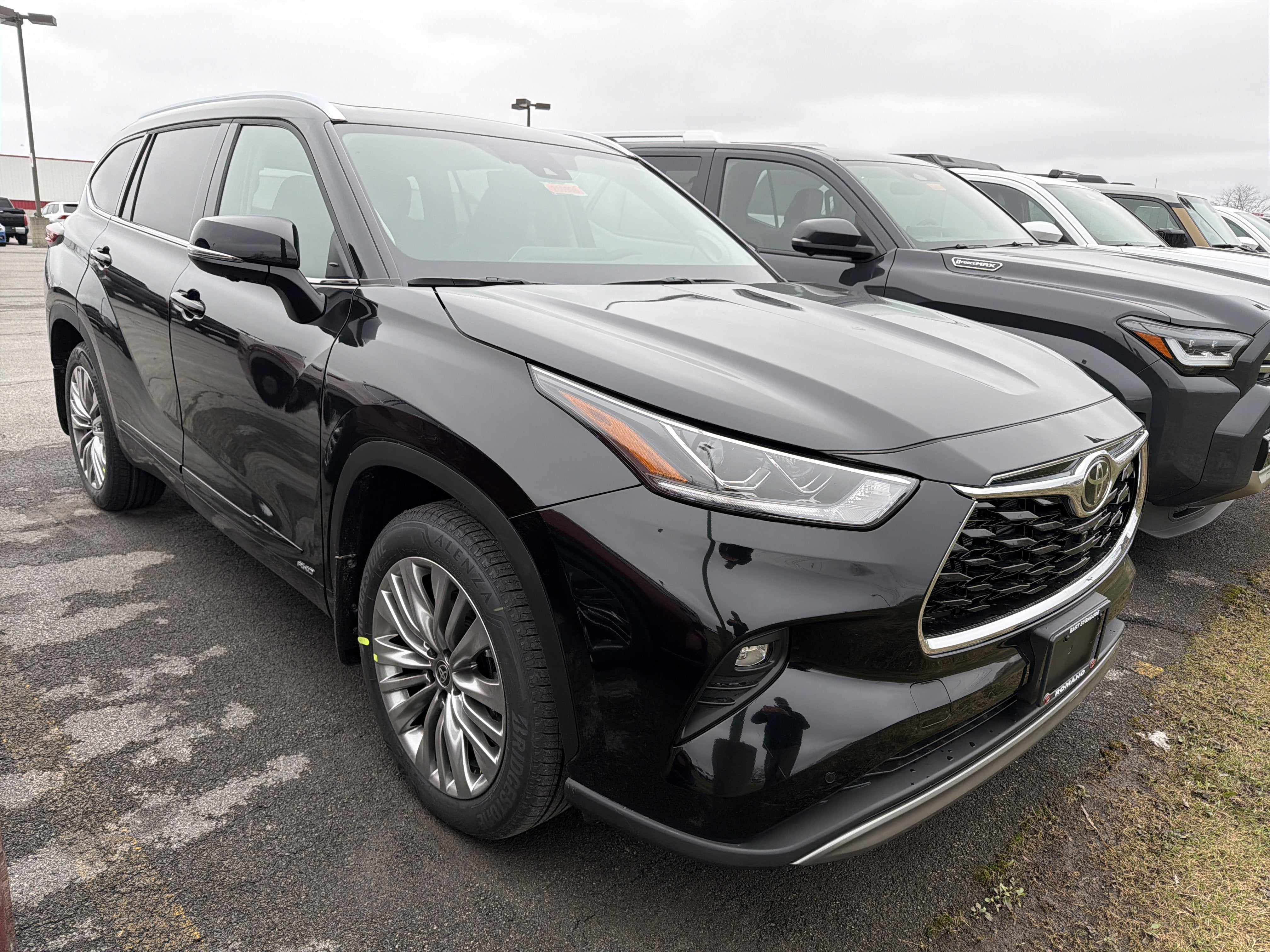 2026 Toyota Highlander Hybrid Platinum