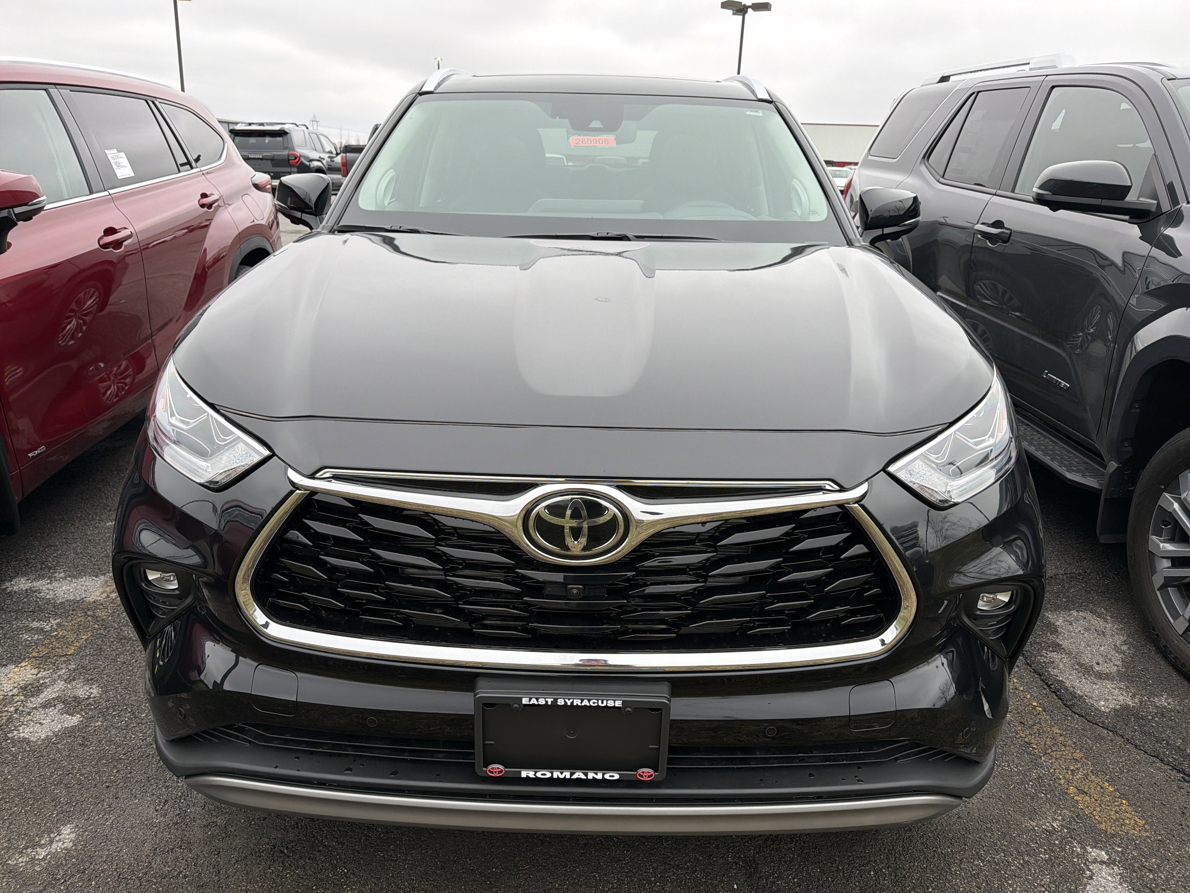 2026 Toyota Highlander Hybrid Platinum