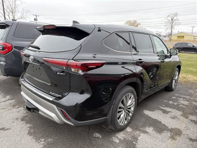 2026 Toyota Highlander Hybrid Platinum