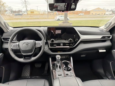 2026 Toyota Highlander Hybrid Platinum
