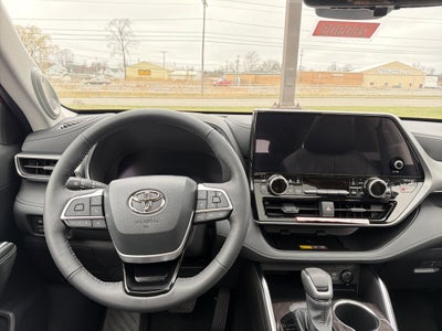 2026 Toyota Highlander Hybrid Platinum