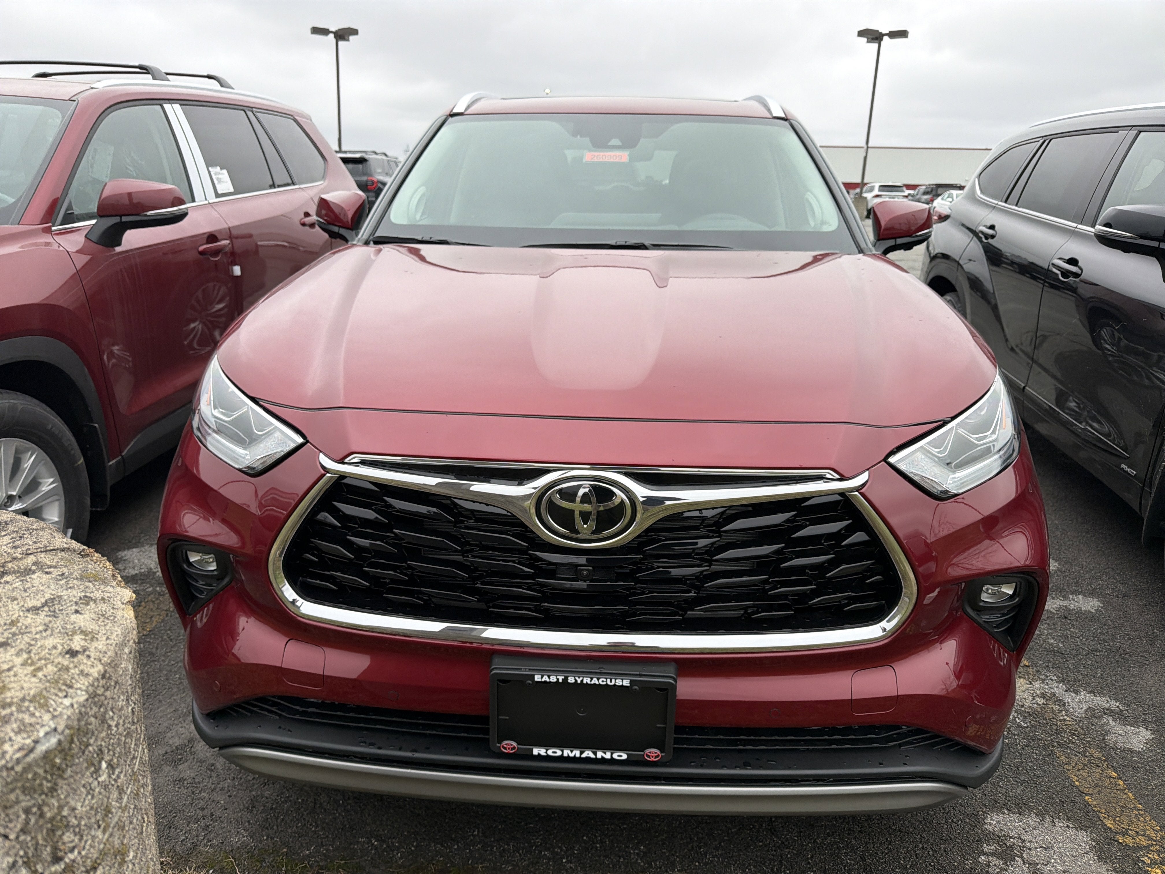 2026 Toyota Highlander Hybrid Platinum