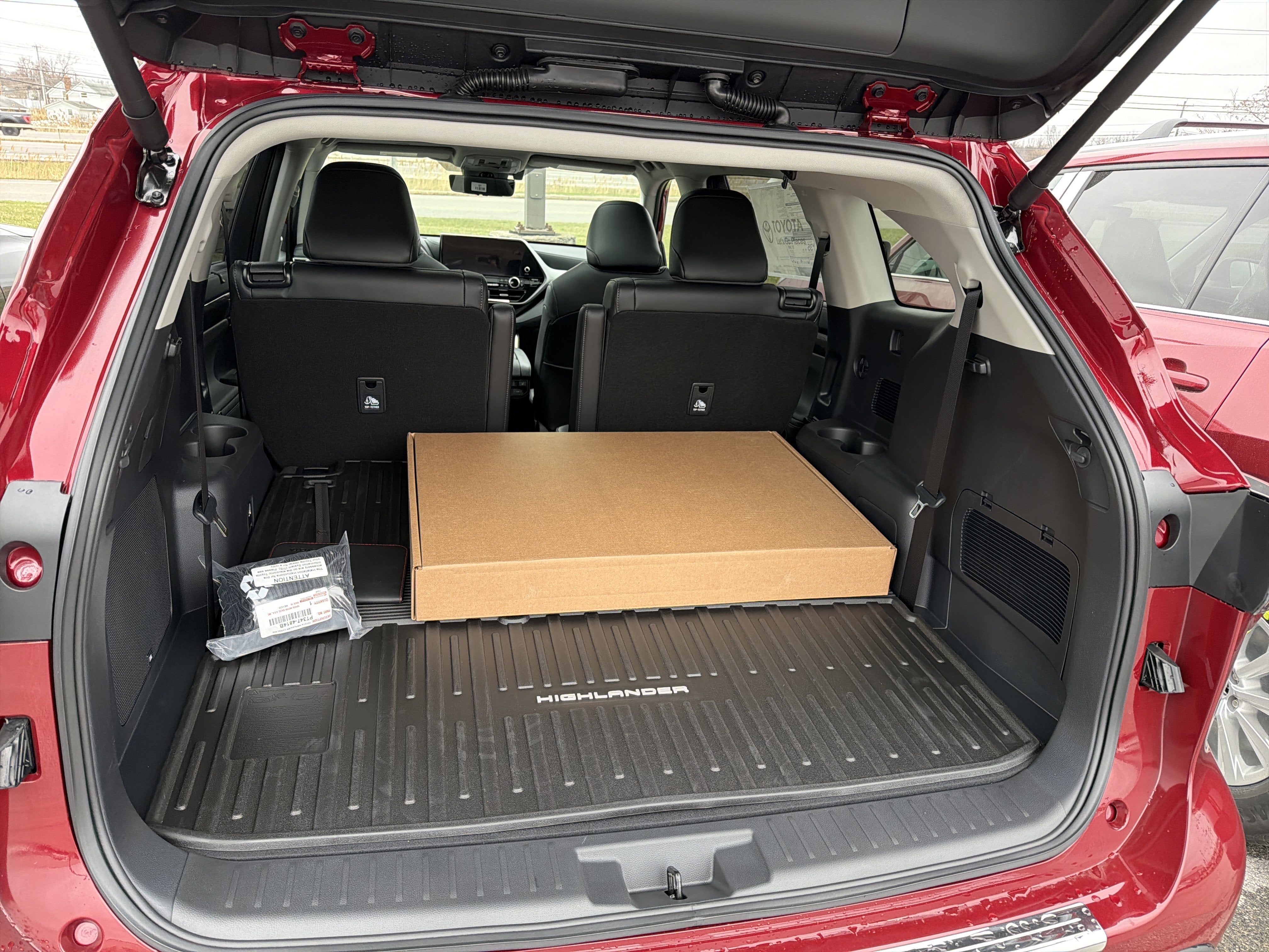 2026 Toyota Highlander Hybrid Platinum