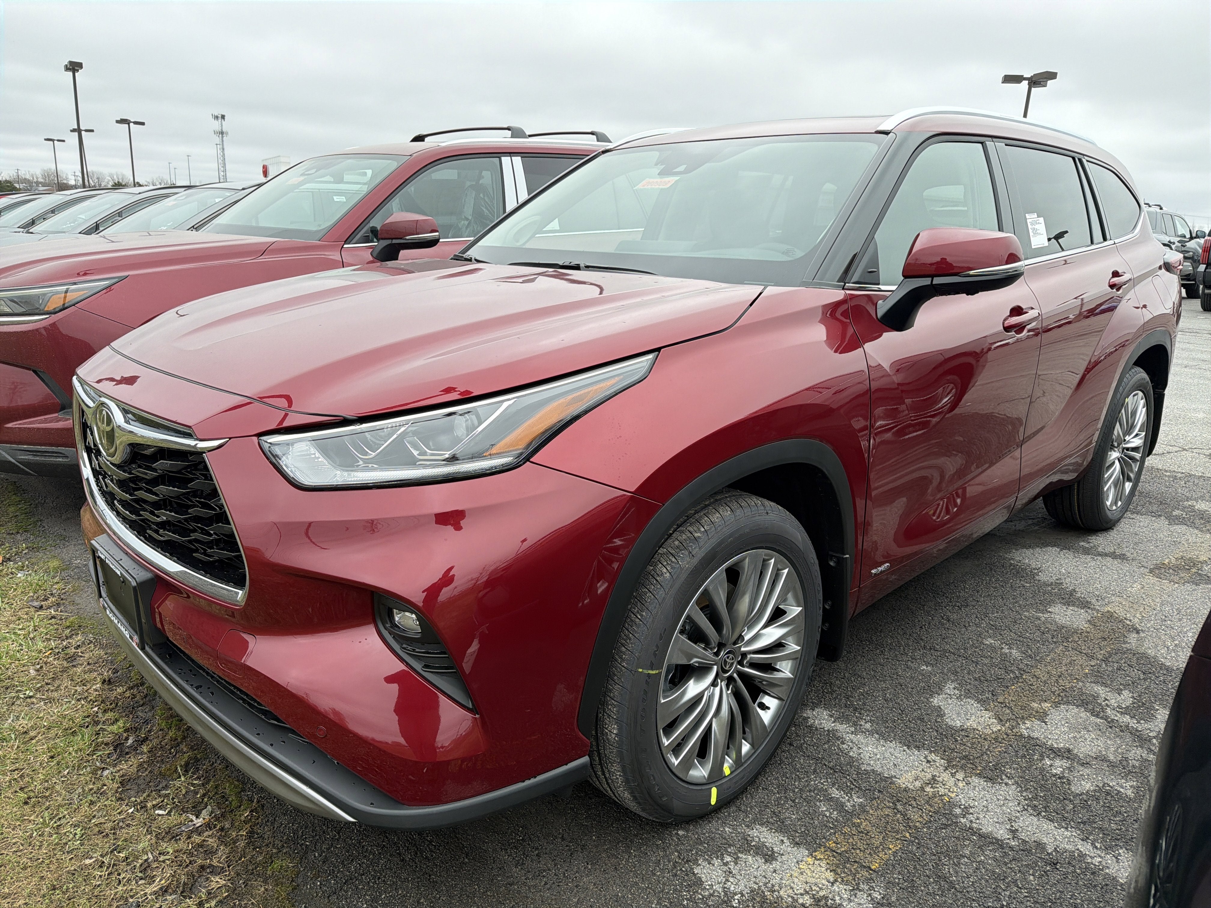 2026 Toyota Highlander Hybrid Platinum