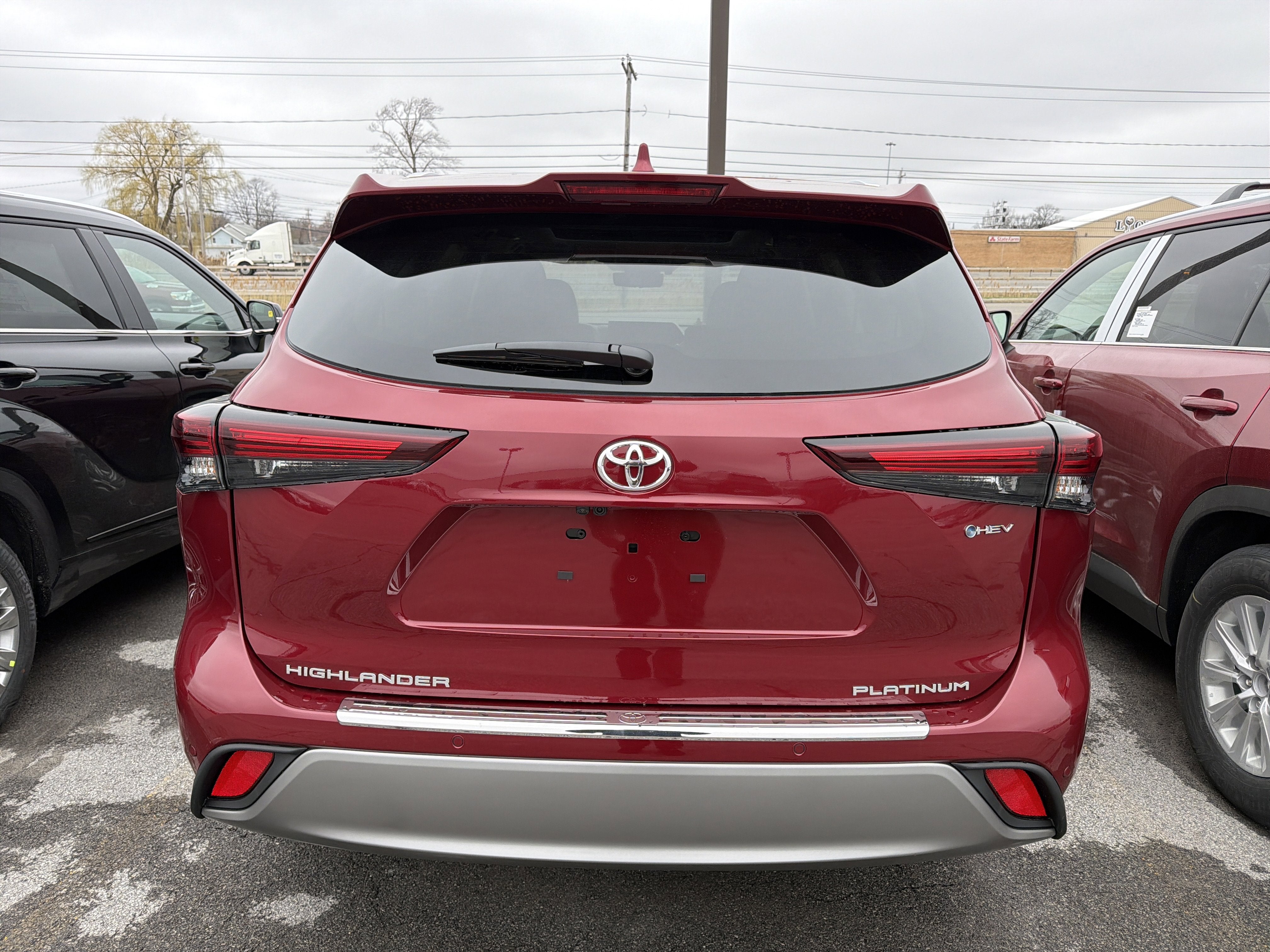 2026 Toyota Highlander Hybrid Platinum