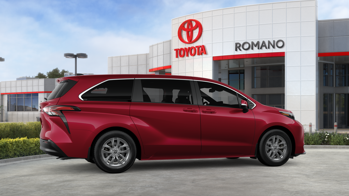 2026 Toyota Sienna LE