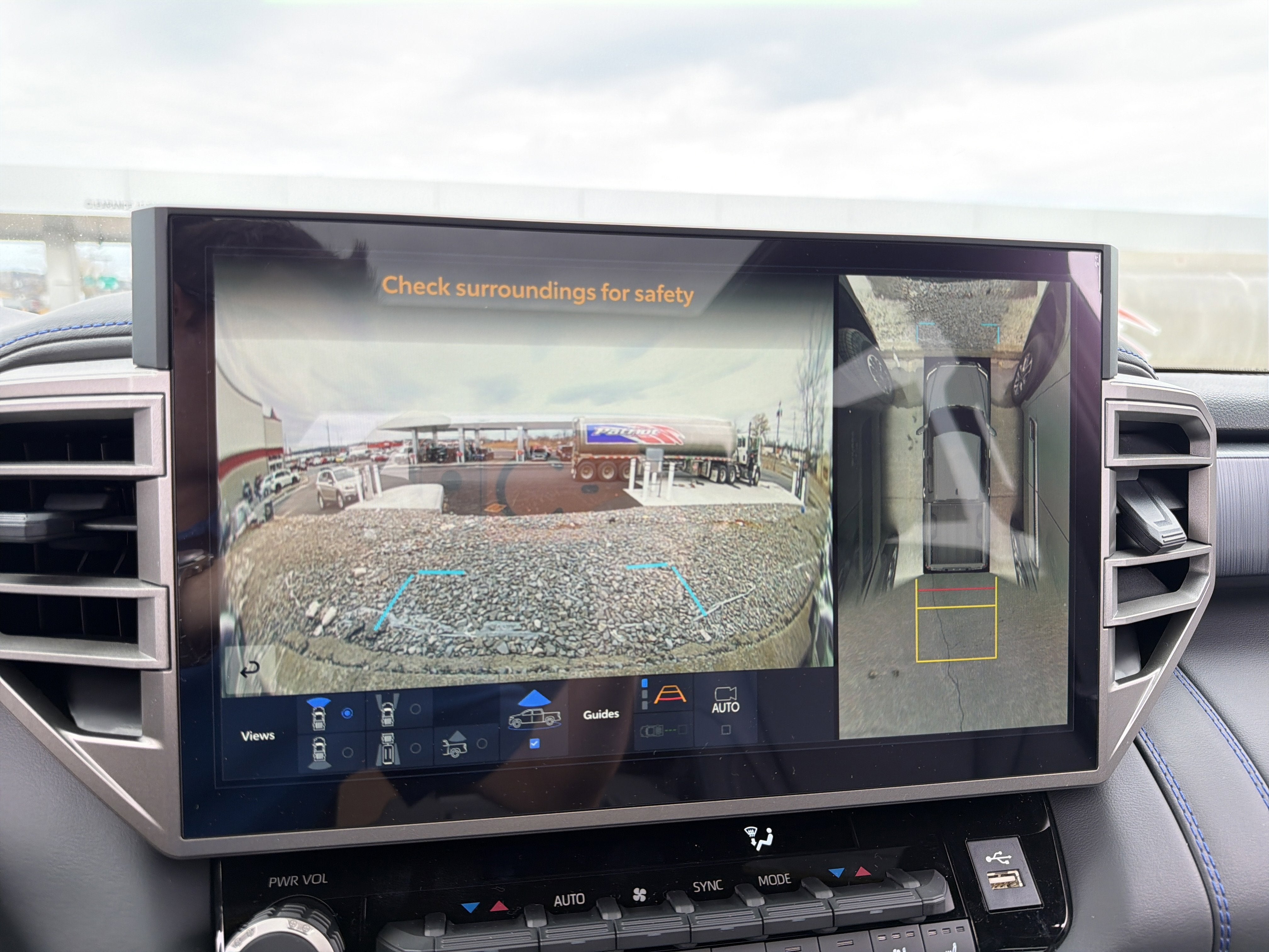 2026 Toyota Tundra i-FORCE MAX Tundra Platinum