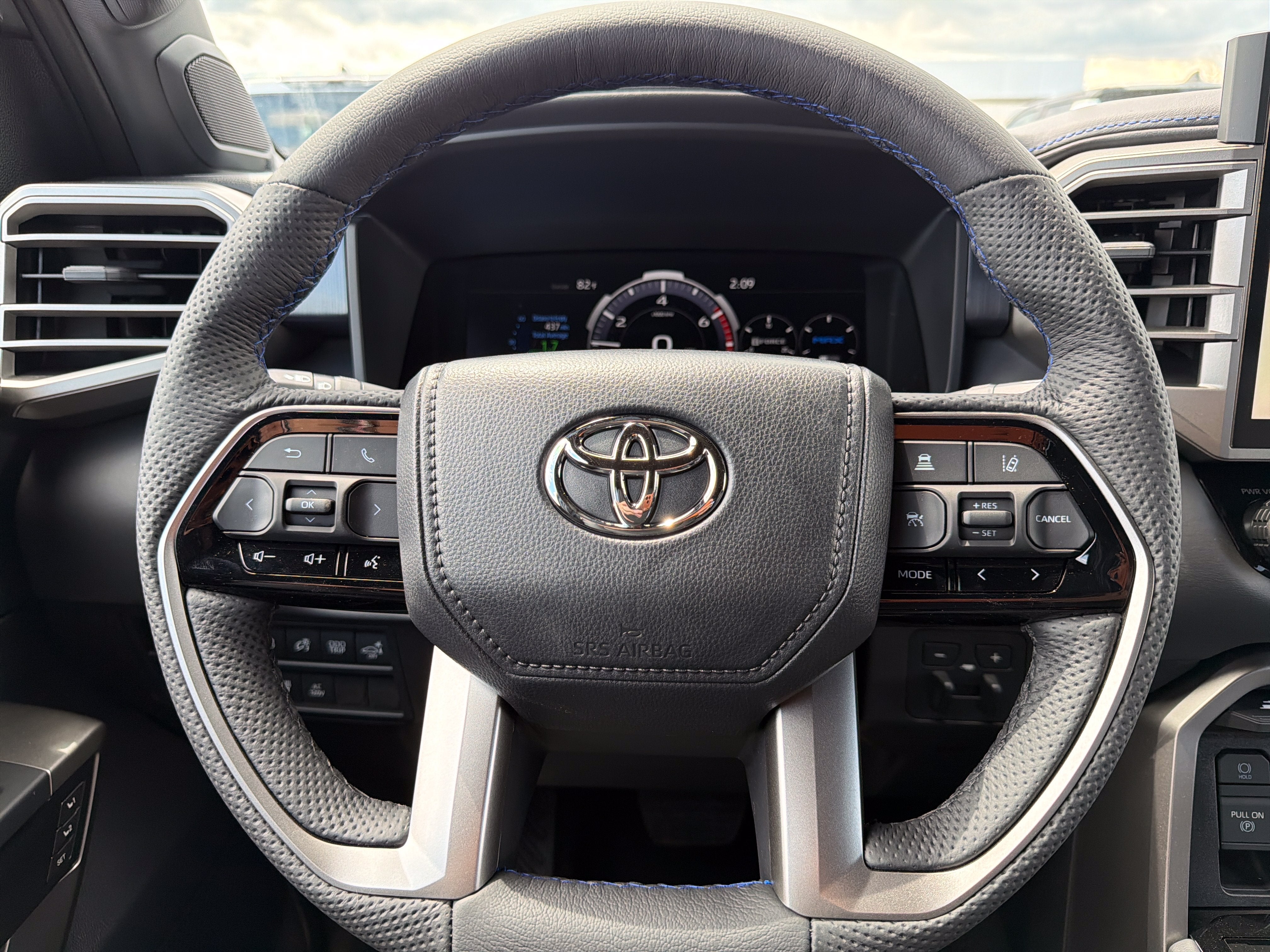 2026 Toyota Tundra i-FORCE MAX Tundra Platinum