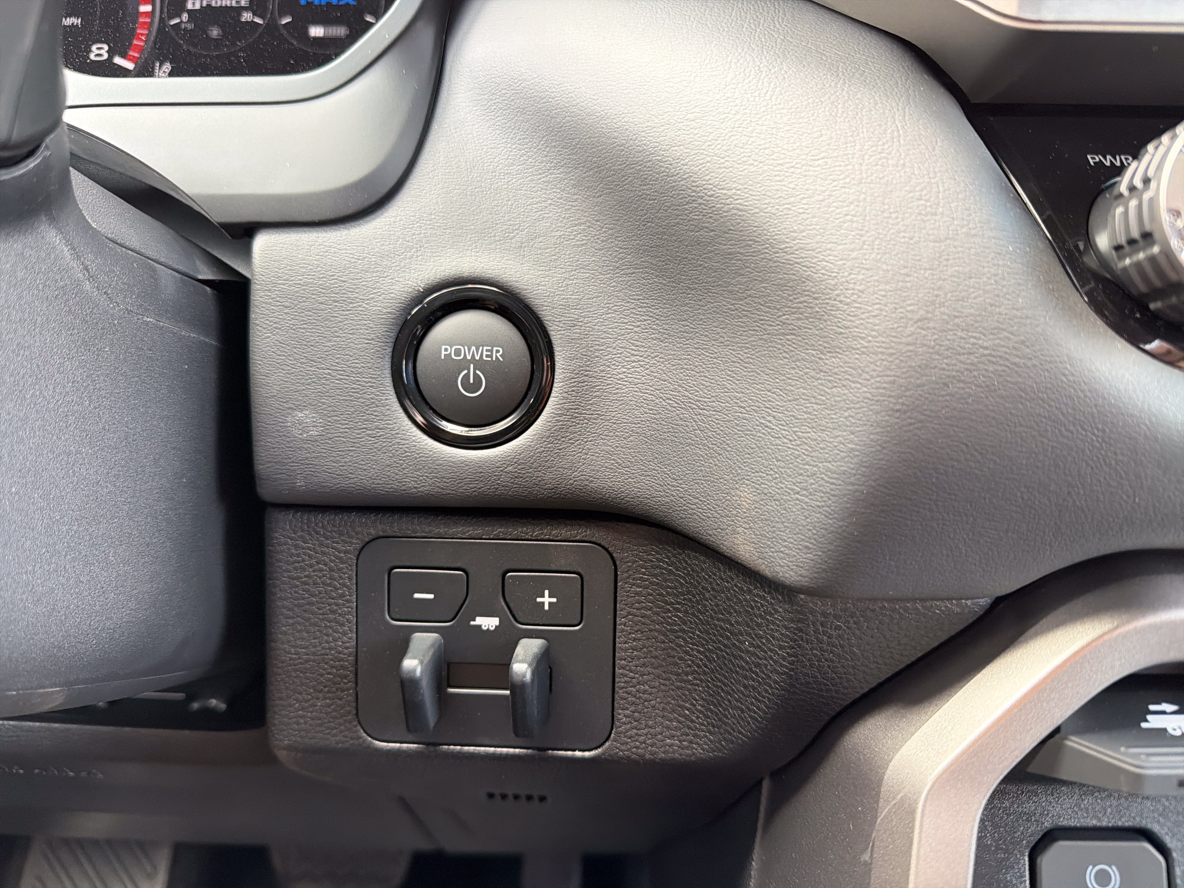 2026 Toyota Tundra i-FORCE MAX Tundra Platinum