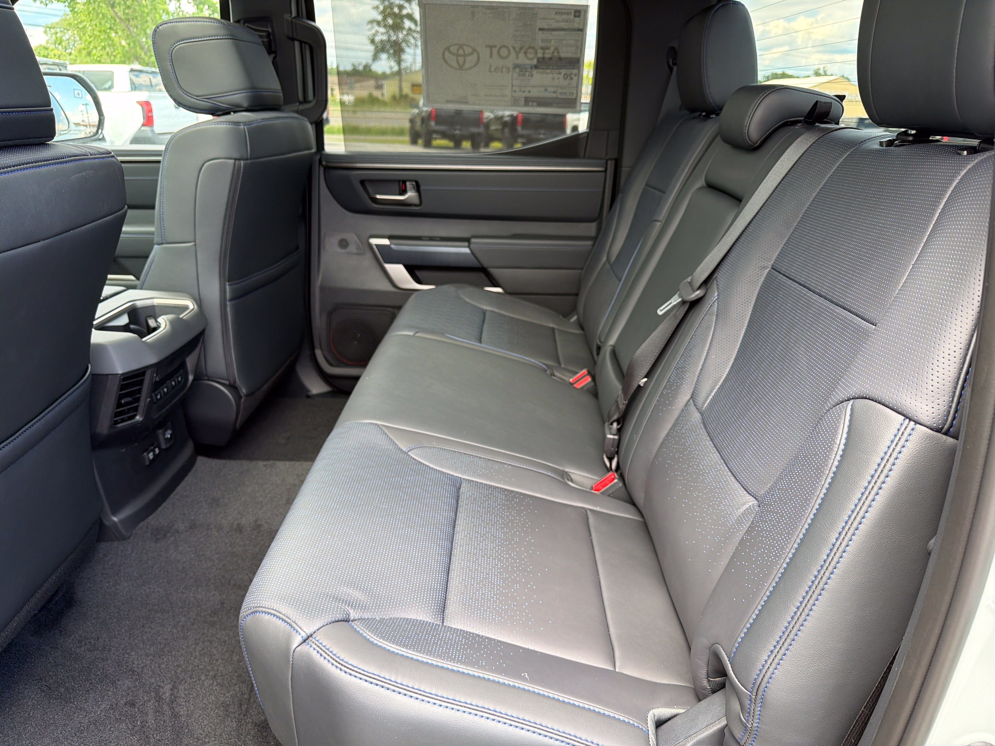 2026 Toyota Tundra i-FORCE MAX Tundra Platinum