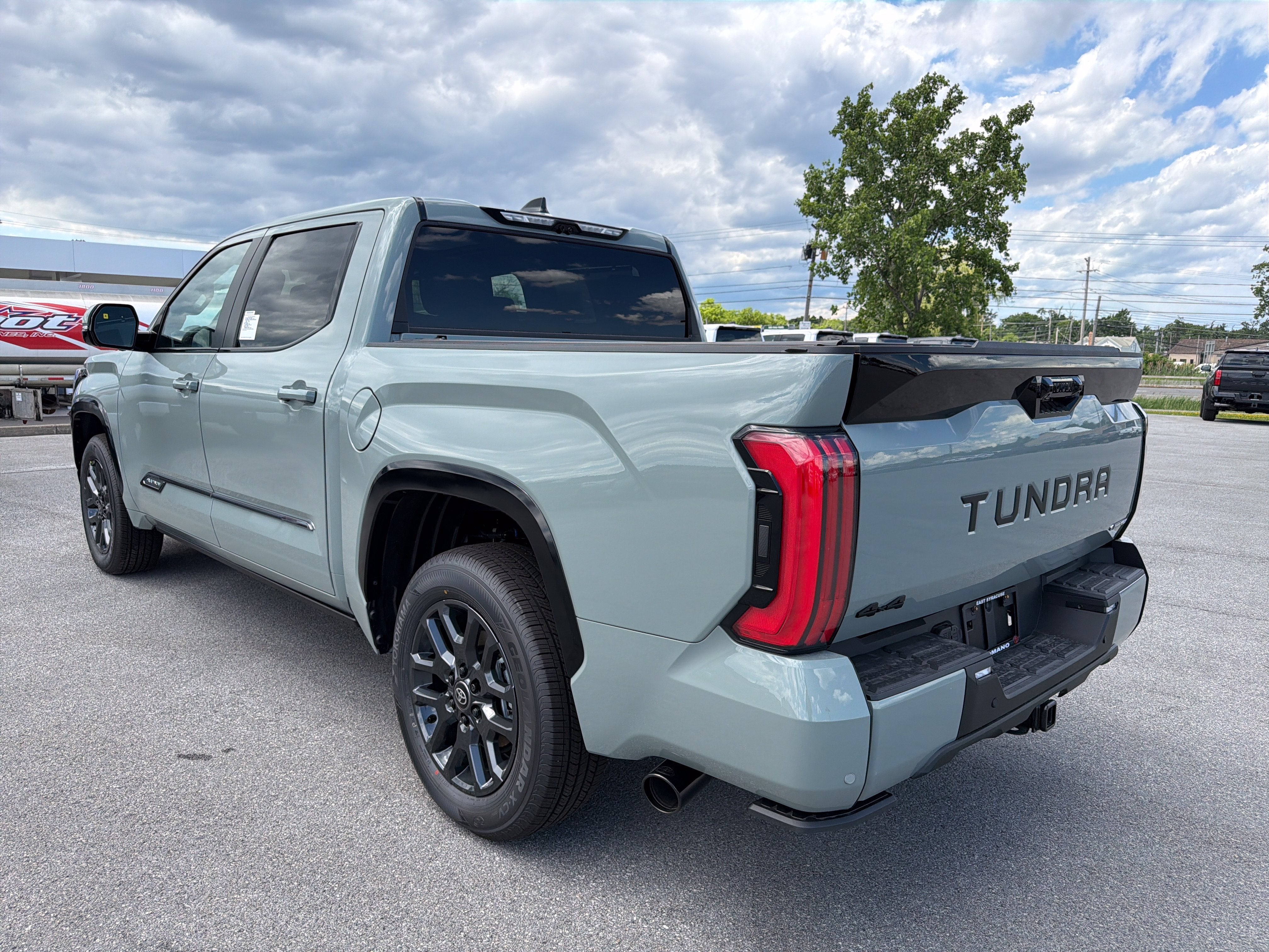 2026 Toyota Tundra i-FORCE MAX Tundra Platinum