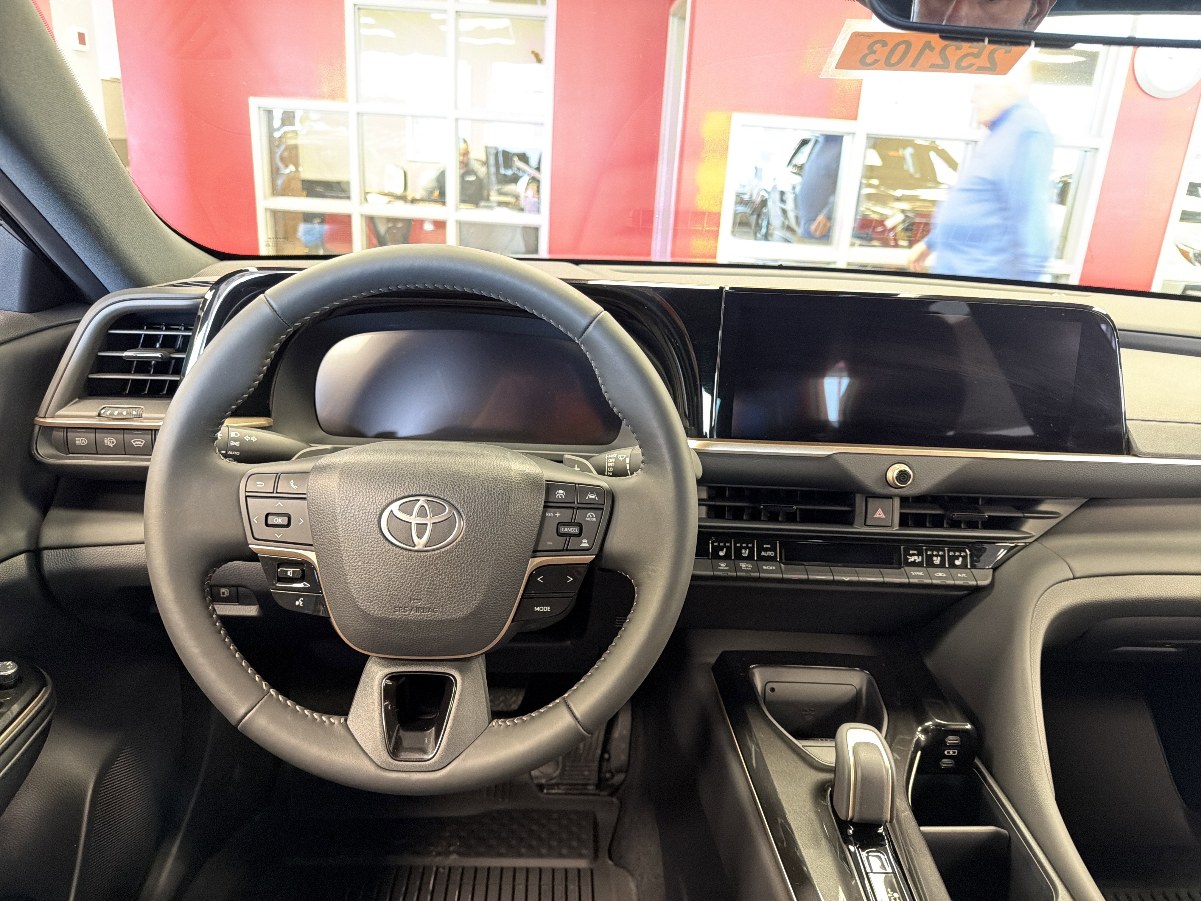 2025 Toyota Toyota Crown Signia XLE