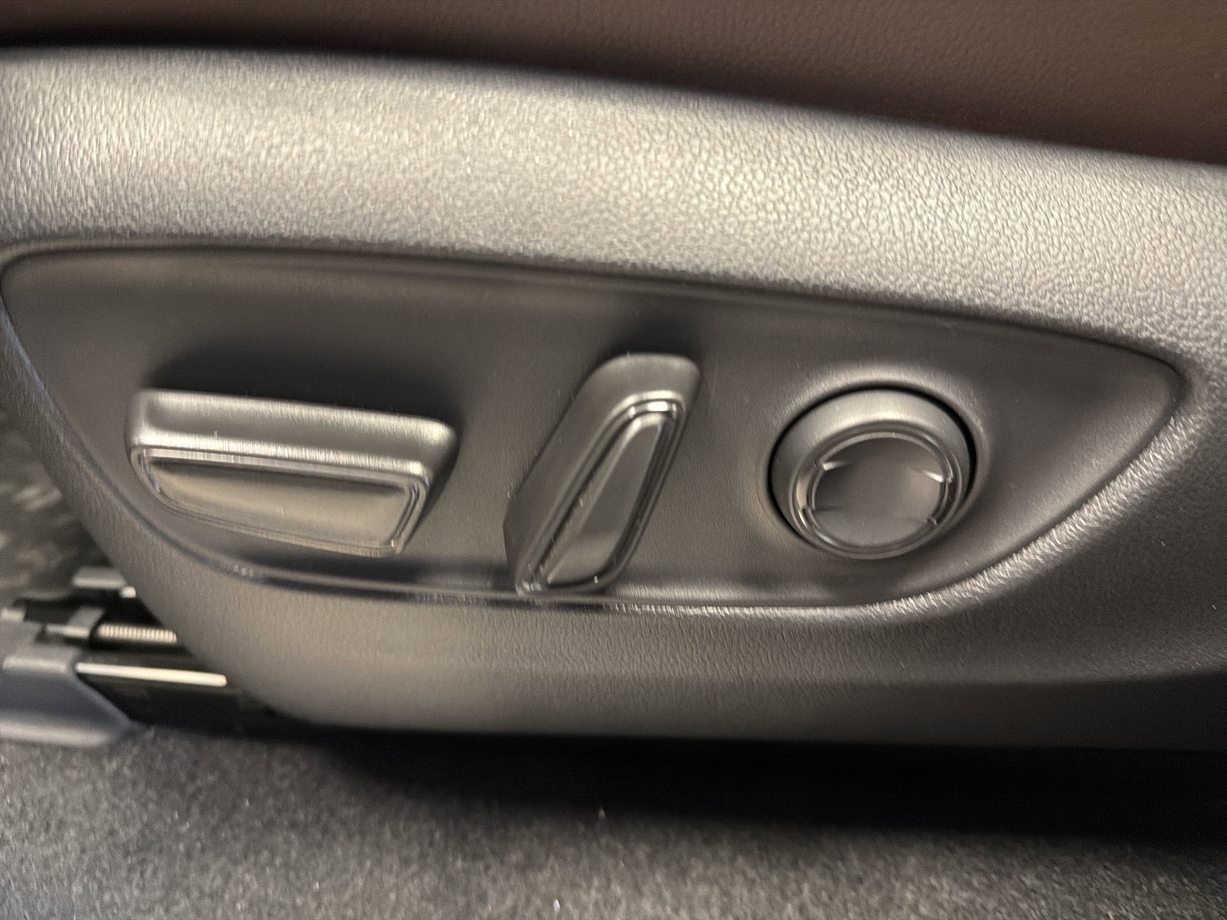 2025 Toyota Land Cruiser 4WD (Natl)