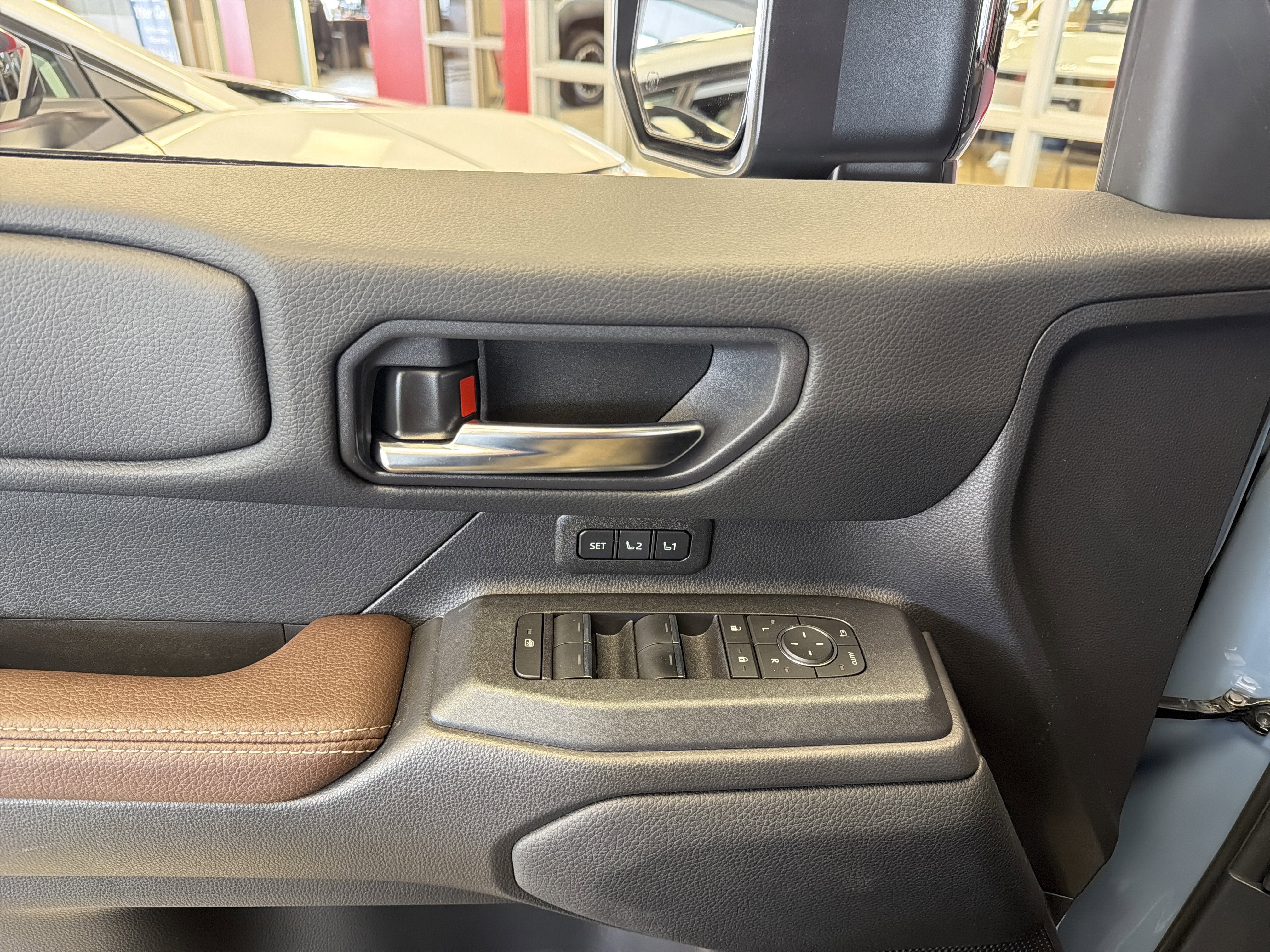 2025 Toyota Land Cruiser 4WD (Natl)