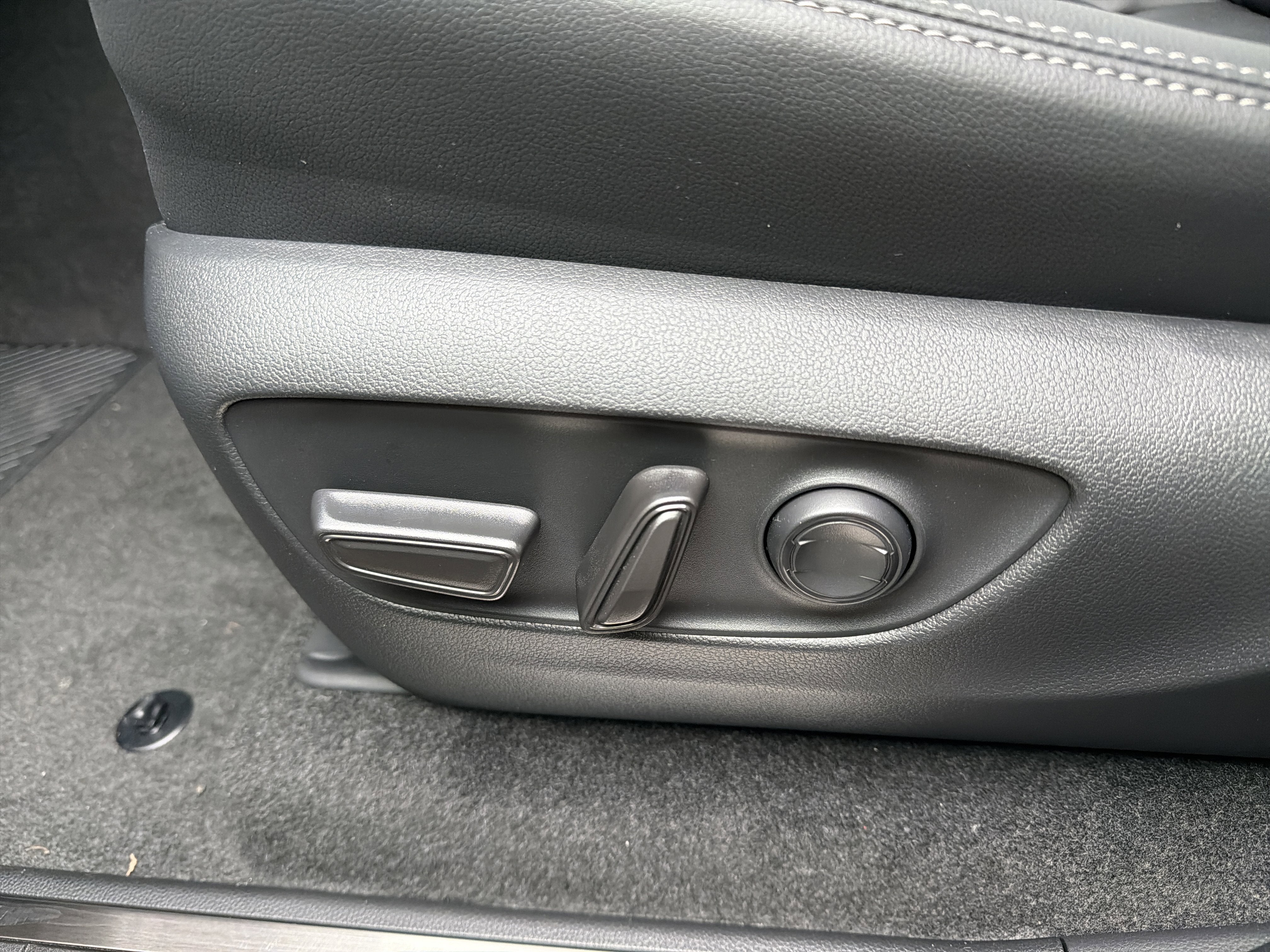 2026 Toyota Land Cruiser 4WD (Natl)