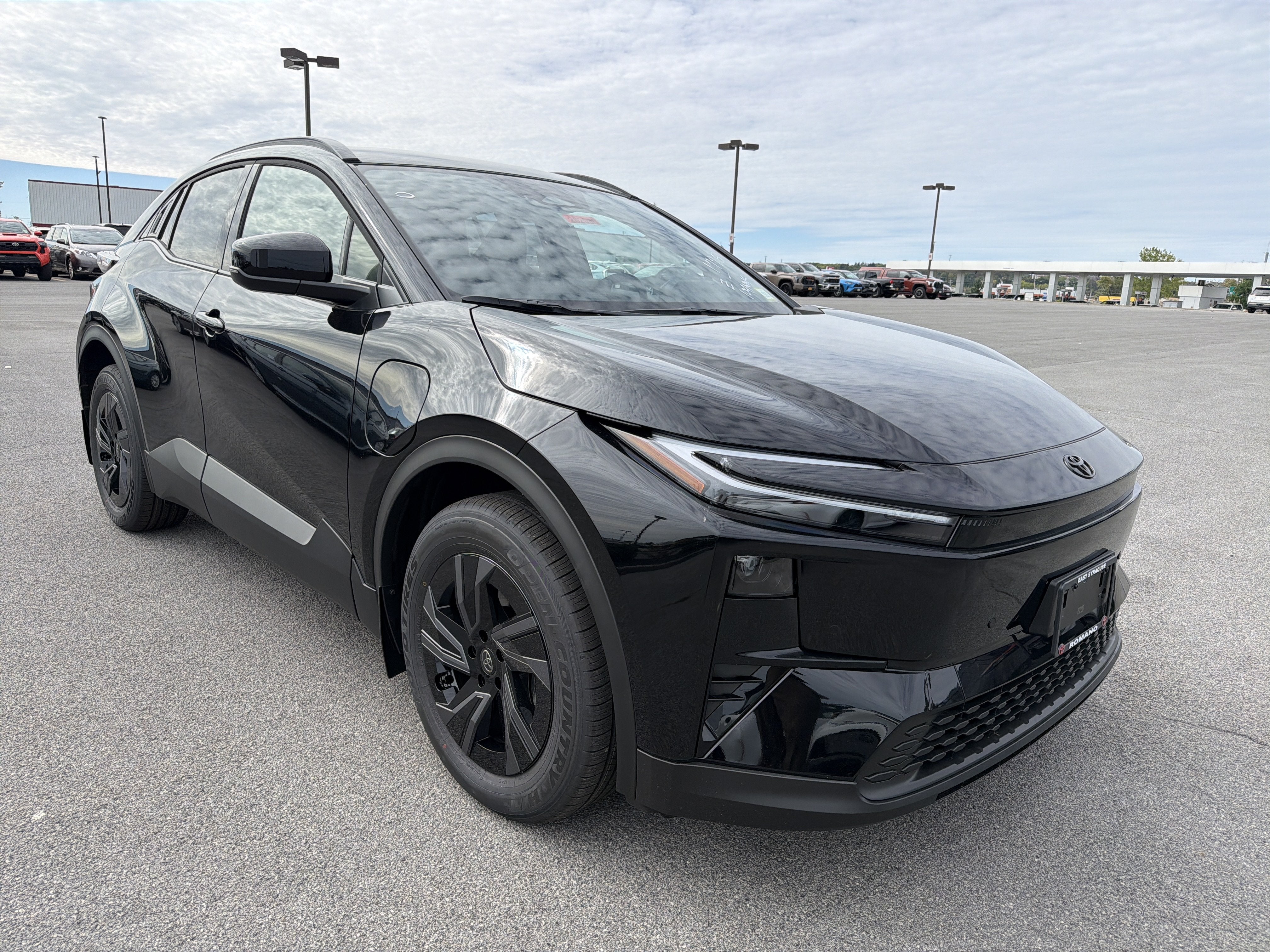 2026 Toyota C-HR SE East Syracuse NY | Romano Toyota JTMAAAADXTJ027052