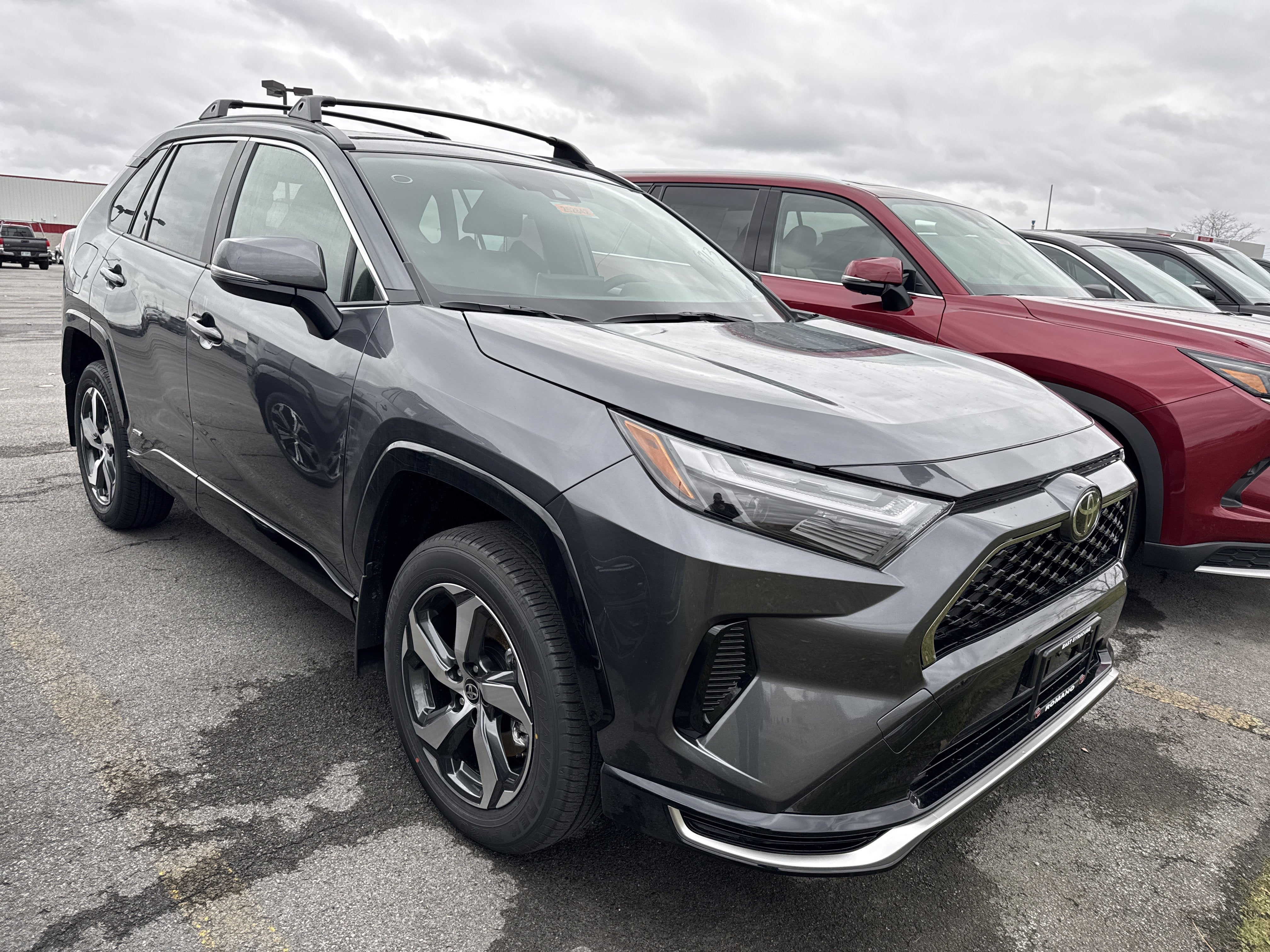2025 Toyota RAV4 Plug-in Hybrid SE