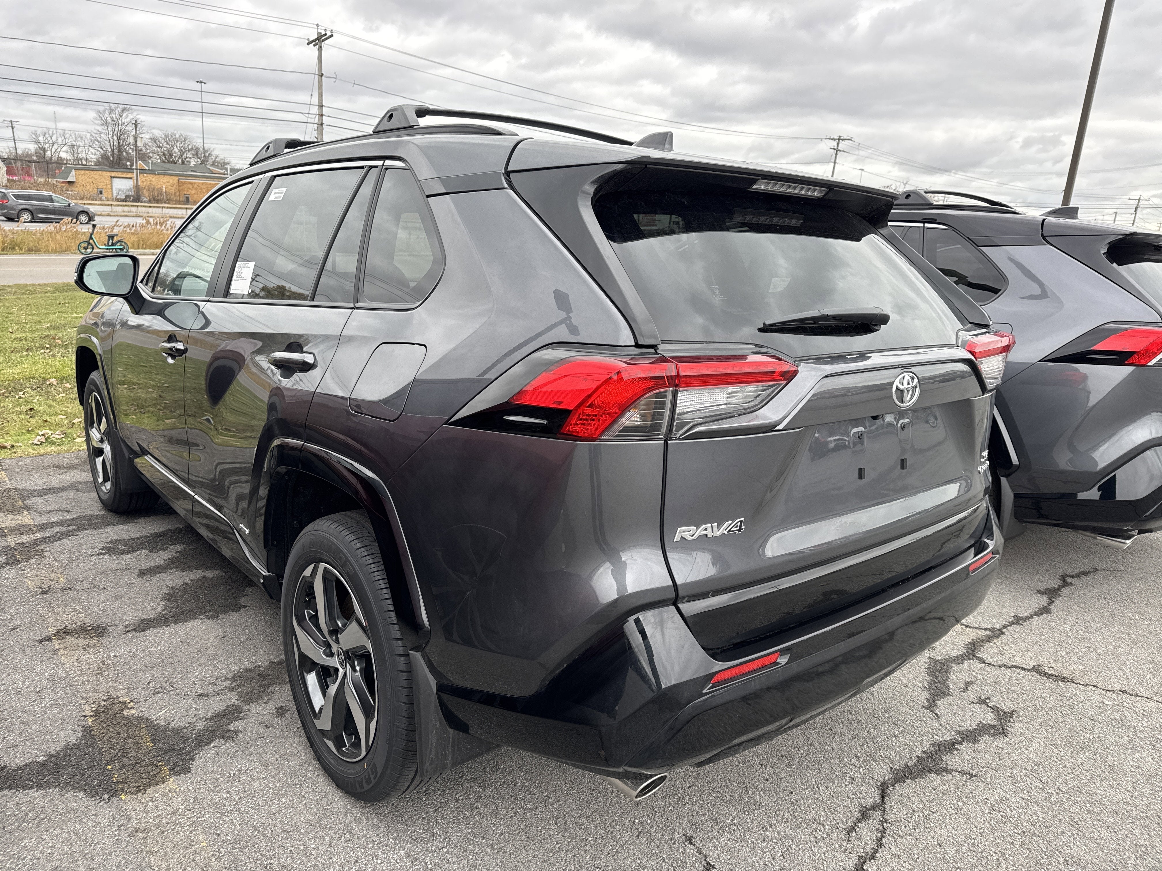 2025 Toyota RAV4 Plug-in Hybrid SE