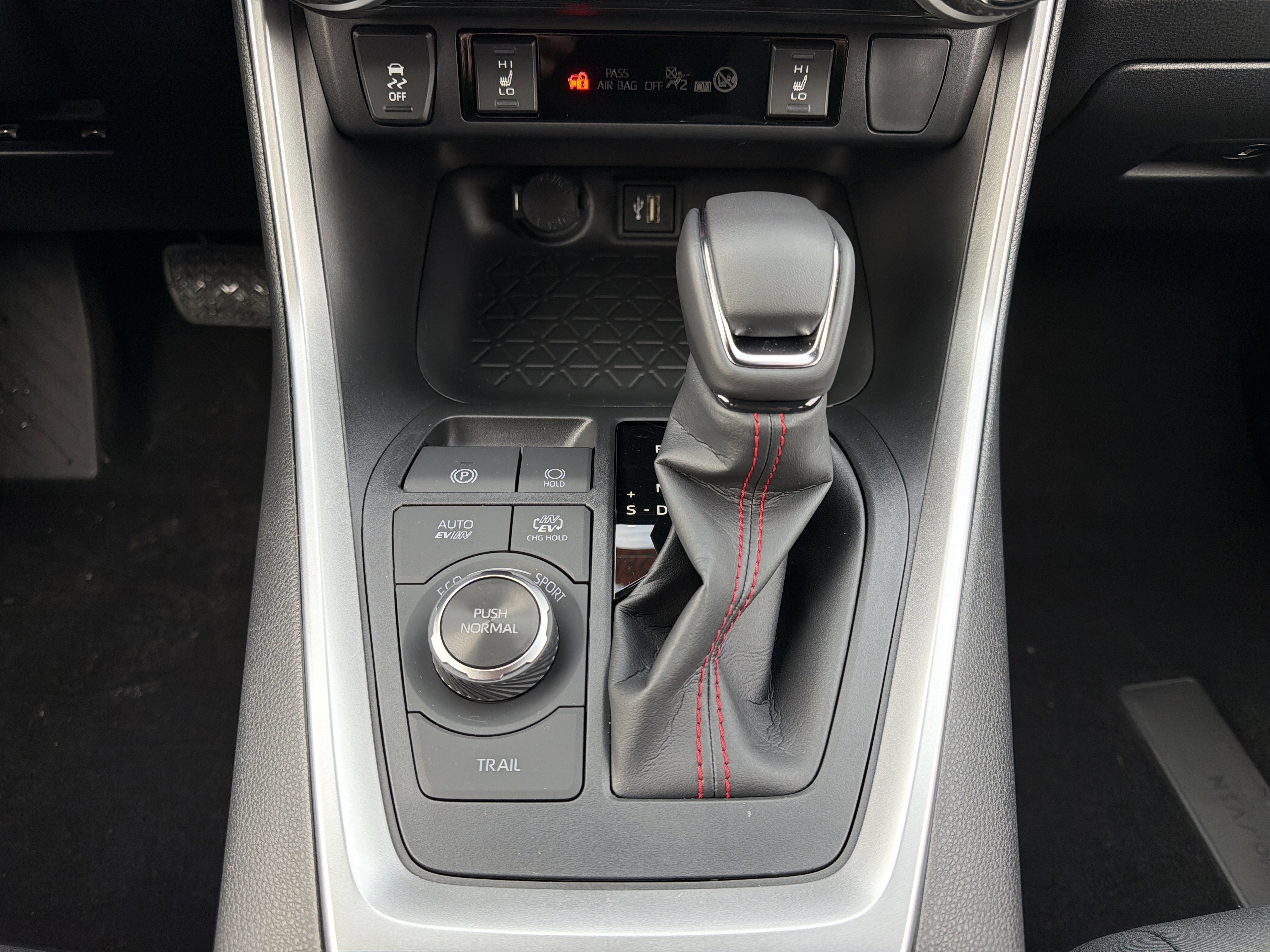 2025 Toyota RAV4 Plug-in Hybrid SE