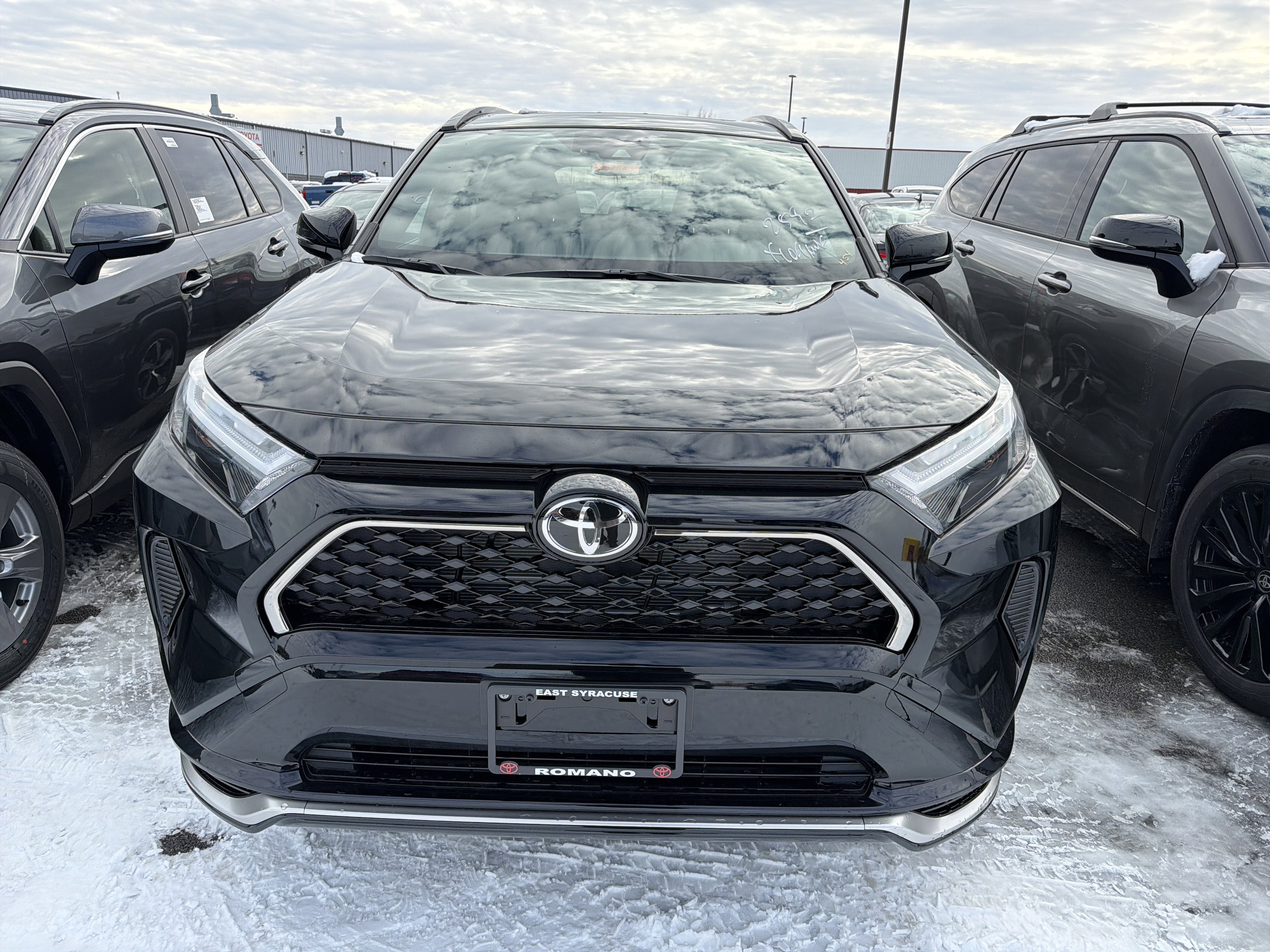 2025 Toyota RAV4 Plug-in Hybrid SE