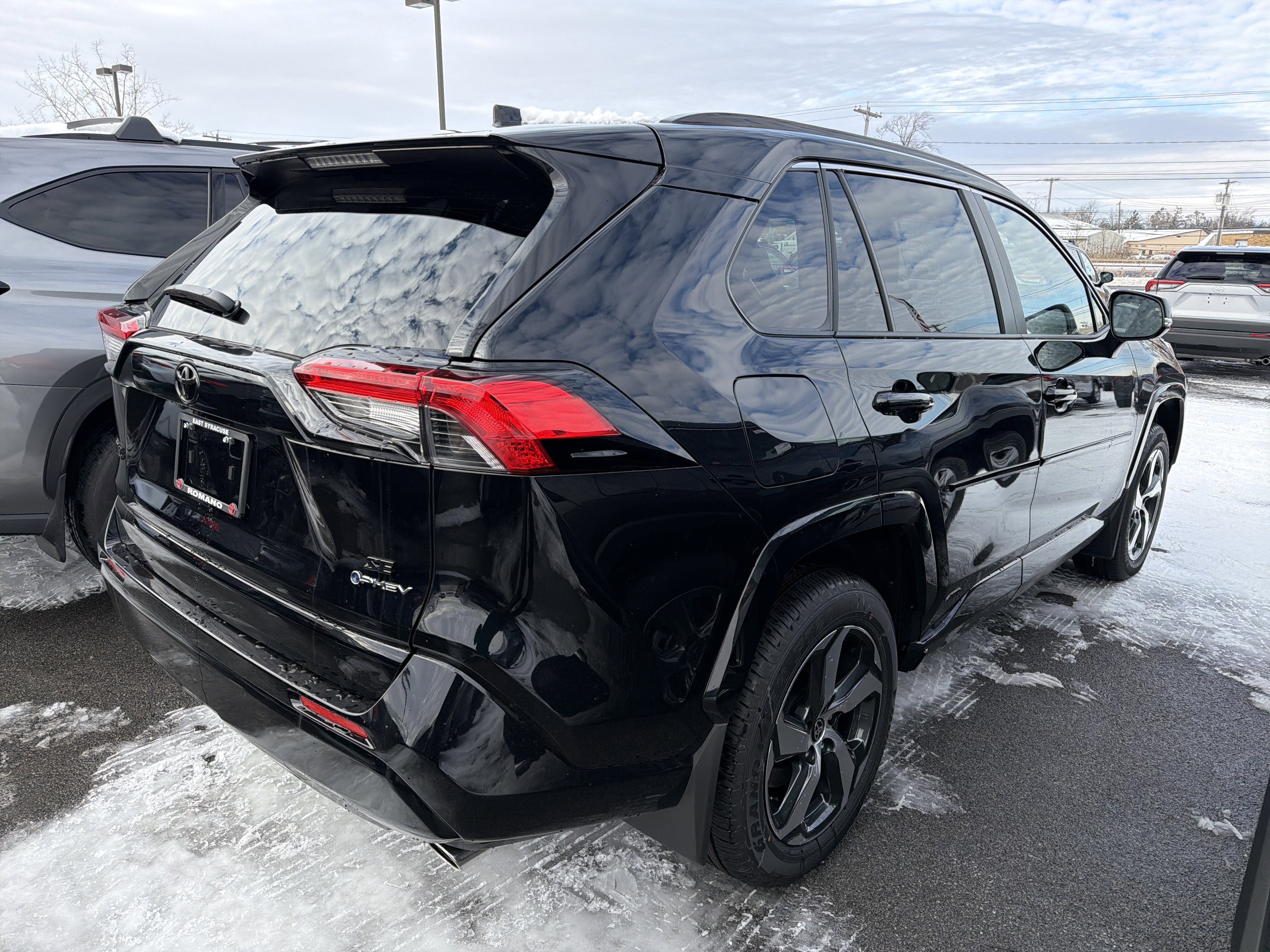 2025 Toyota RAV4 Plug-in Hybrid SE