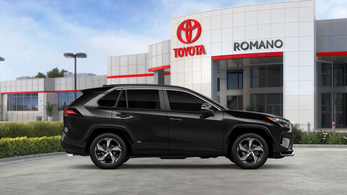 2025 Toyota RAV4 Plug-in Hybrid SE