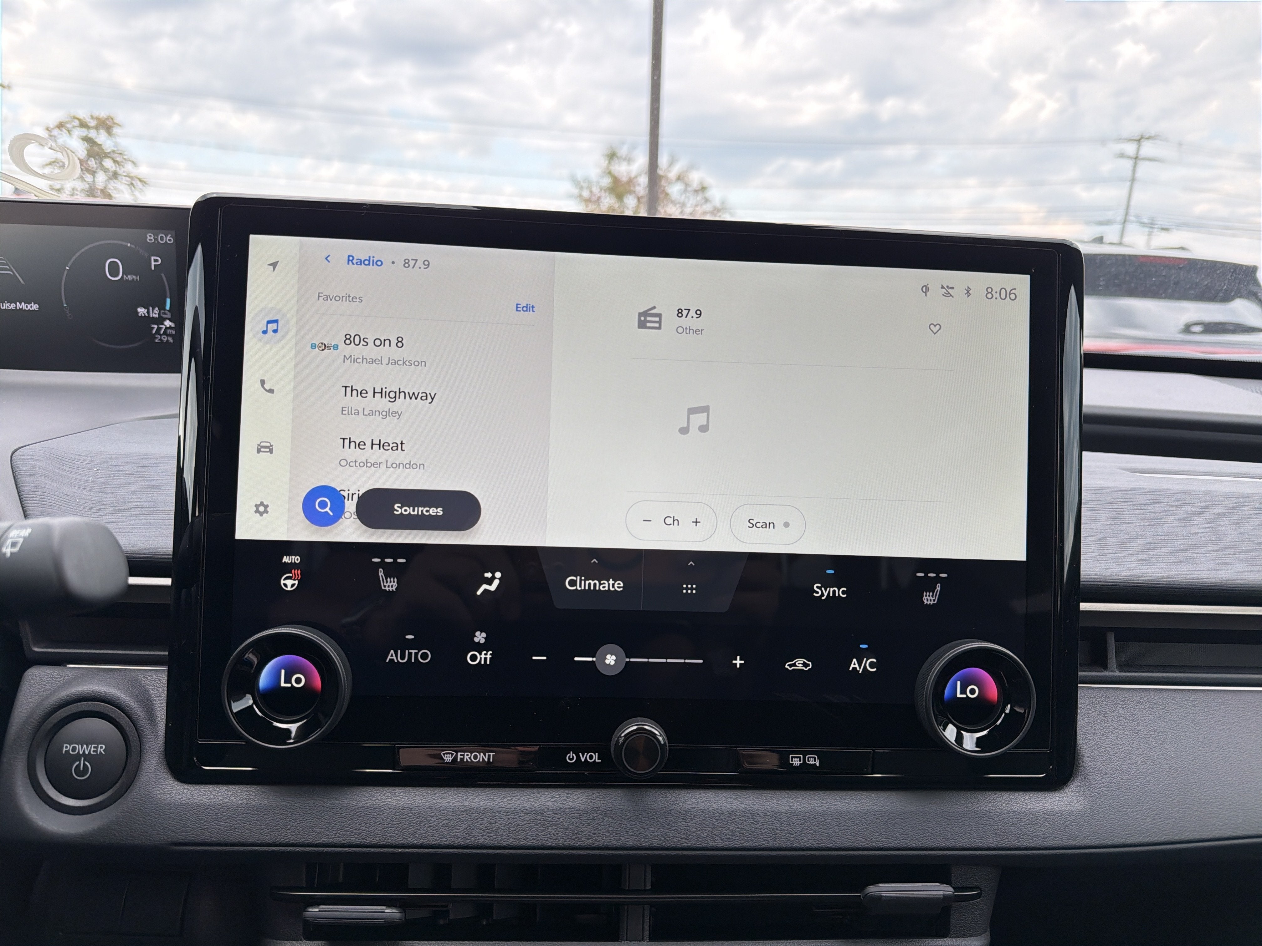 2026 Toyota bZ Woodland AWD (Natl)