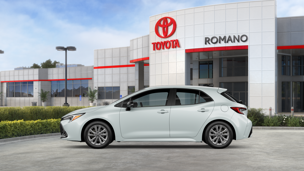 2026 Toyota Corolla Hatchback SE
